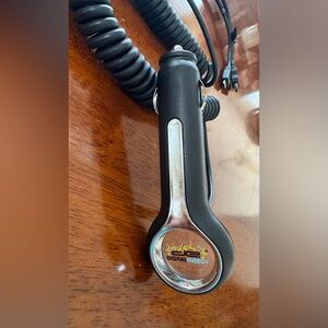 Digital Energy dual port car charger